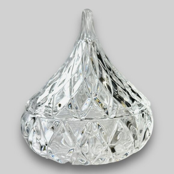 Vintage Crystal Kiss Shaped Candy Dish with Lid Mint Condition Elegant Retro - Picture 2 of 9
